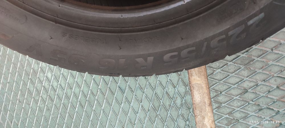 Pneu novo 225/55-16