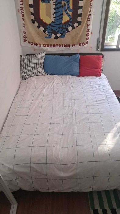 Cama de casal Ikea SLATTUM