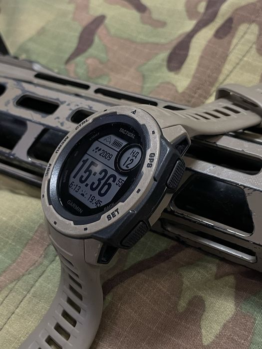 Garmin Instinct Tactical Coyote tan