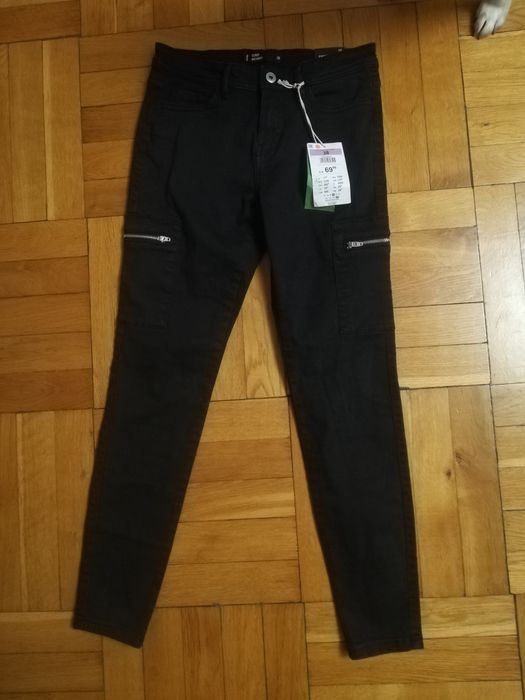 Czarne Jeansy Cargo ze średnim stanem rozmiar M