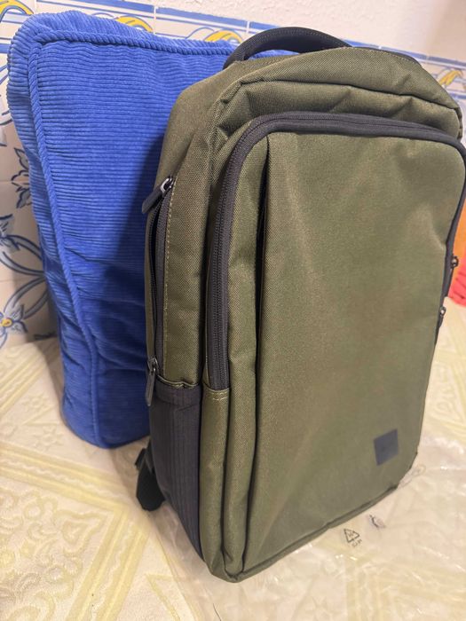 Mochila Herschel Kaslo Daypack Tech 20L – Ivy Green – Nova