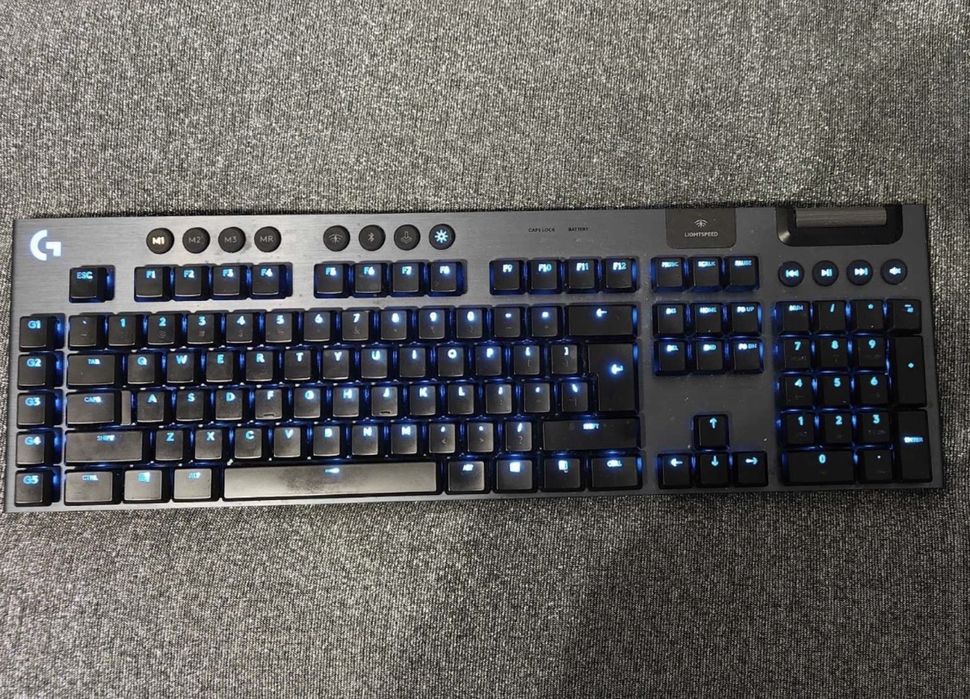 Logitech G915.