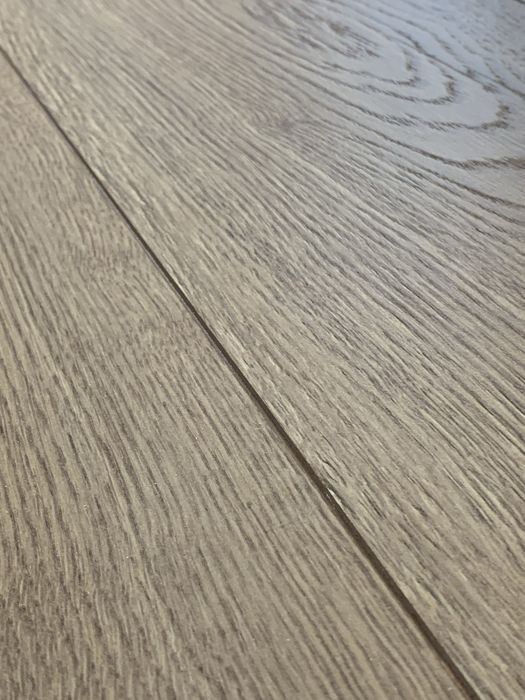 РОЗПРОДАЖ • Якісний німецький ламінат