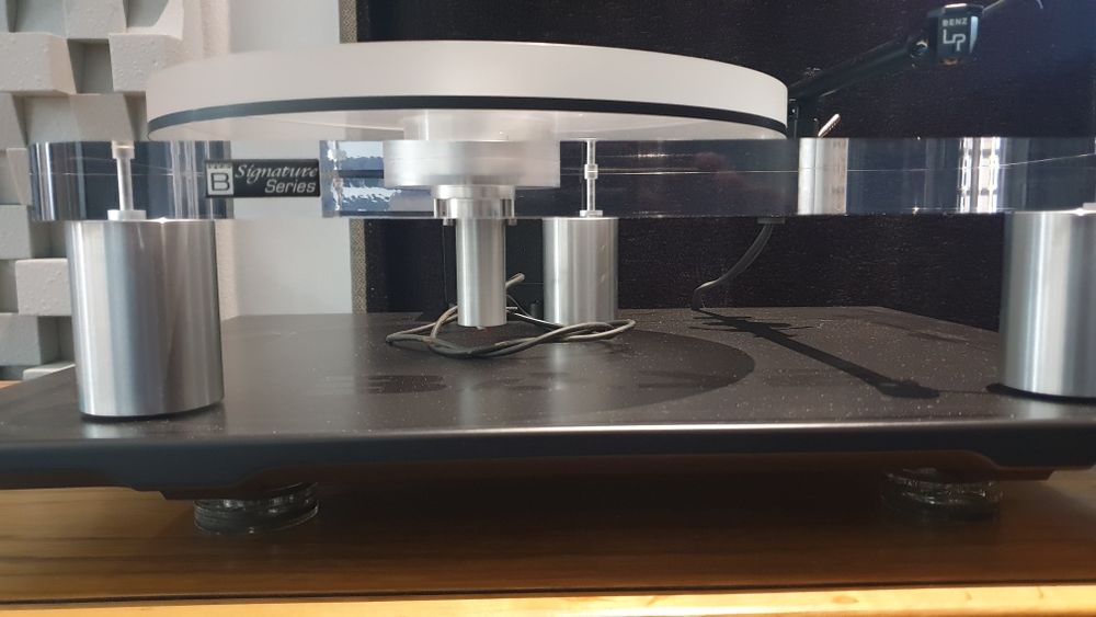 Gira-discos Basis 1400 Signature series + Braço Rega RB300