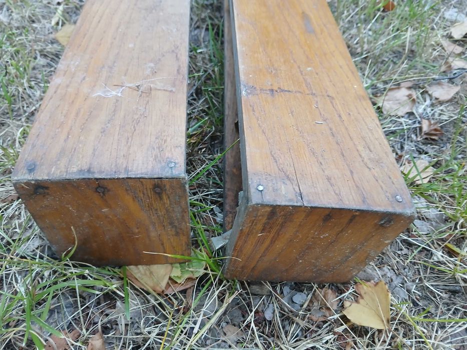 Drewniane stare karnisze - długość 2,8 m - 2 sztuki