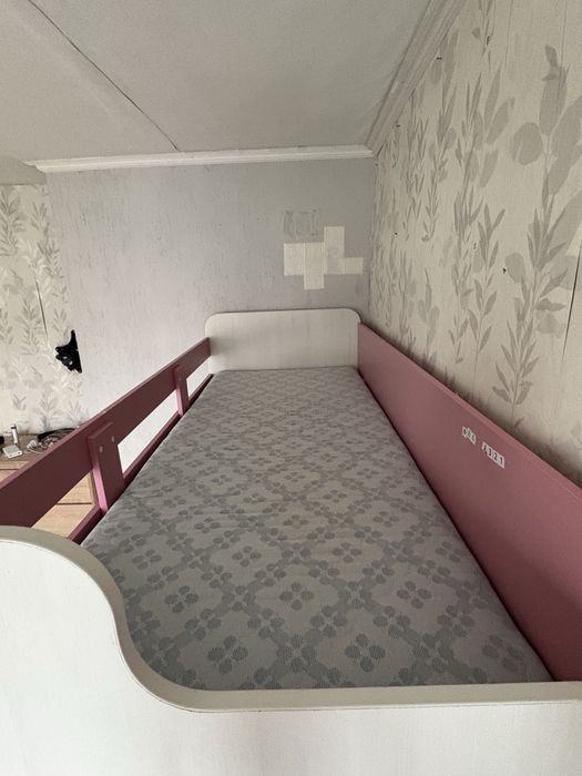 дитяче ліжко для дівчинки