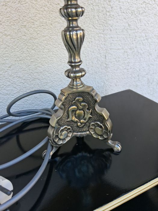Piękna stara lampa.