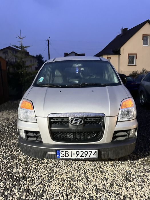 Hyundai H-1 rok 2007 poj- 2,5 CRDI moc-115 KM 9 osób HAK  prs 205 tys.