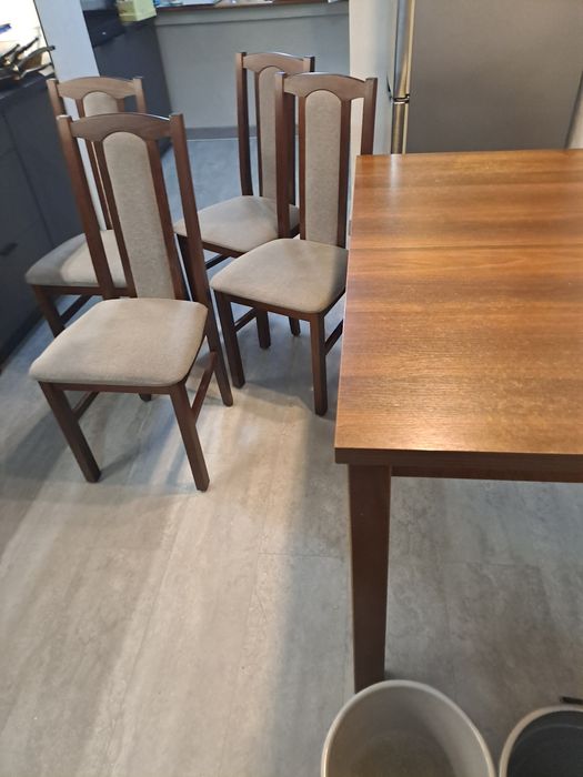 Stół kuchenny +4 krzesła