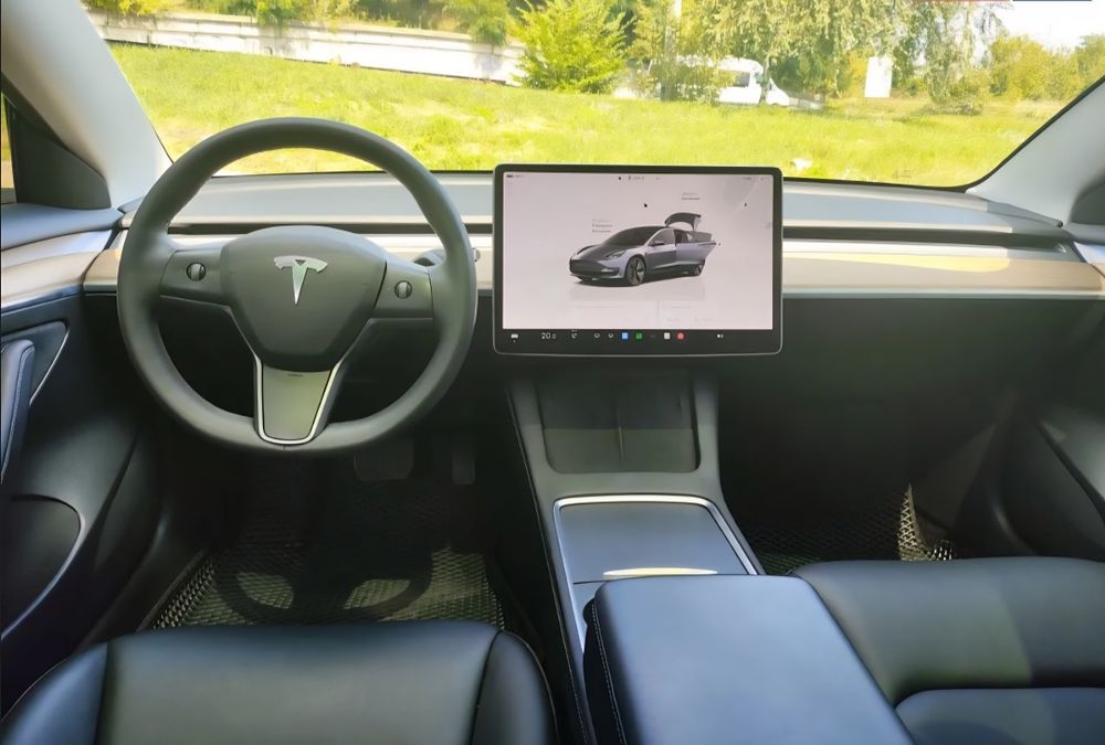 Оренда Tesla model 3