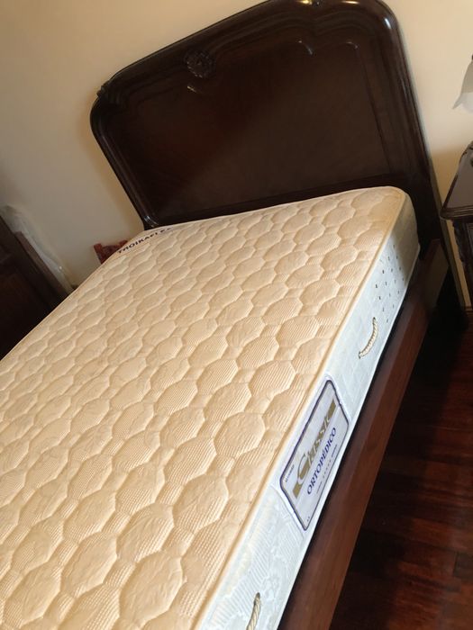 Cama em mogno a bom preço