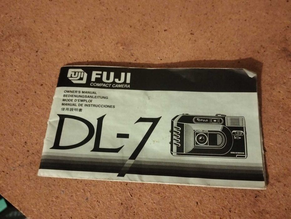 Máquina Fotográfica Fuji Fujifilm DL-7, compacta, prática e confiável.