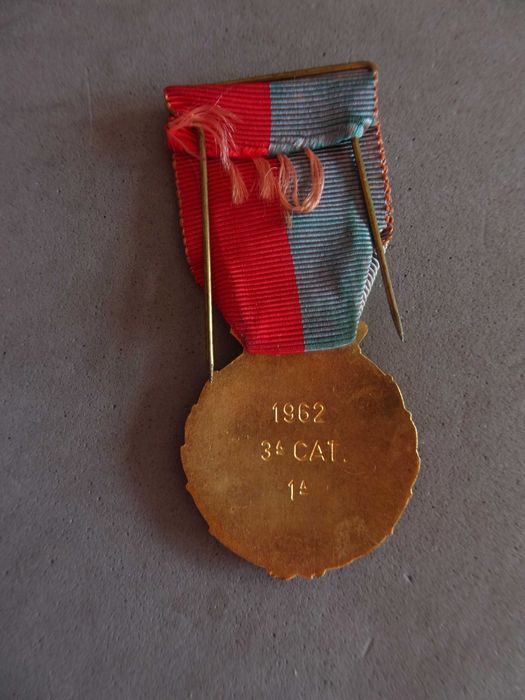 Medalha FPG Federação Portuguesa de Ginástica 1º lugar  3ª cat 1962