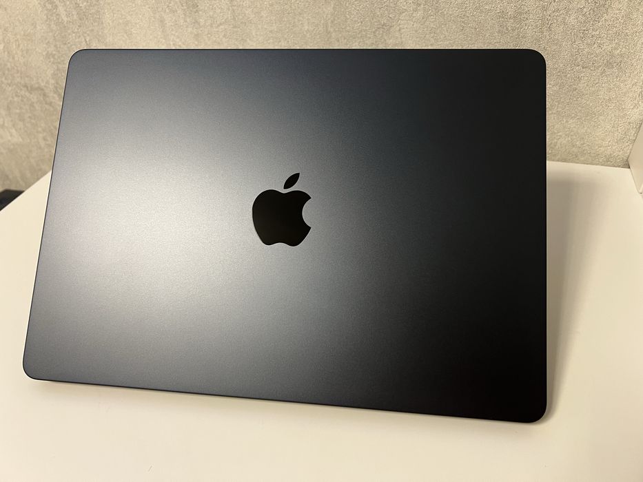 MacBook Air M2 16/512gb. 8CPU/10GPU. Идеальное состояние.