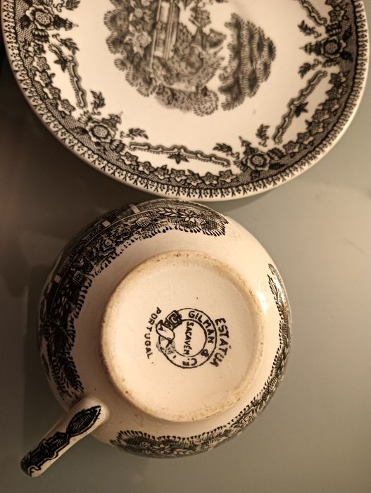 Porcelana Muito Antiga e Rara- Chávena e pires Estátua	GILMAN & C.ta*