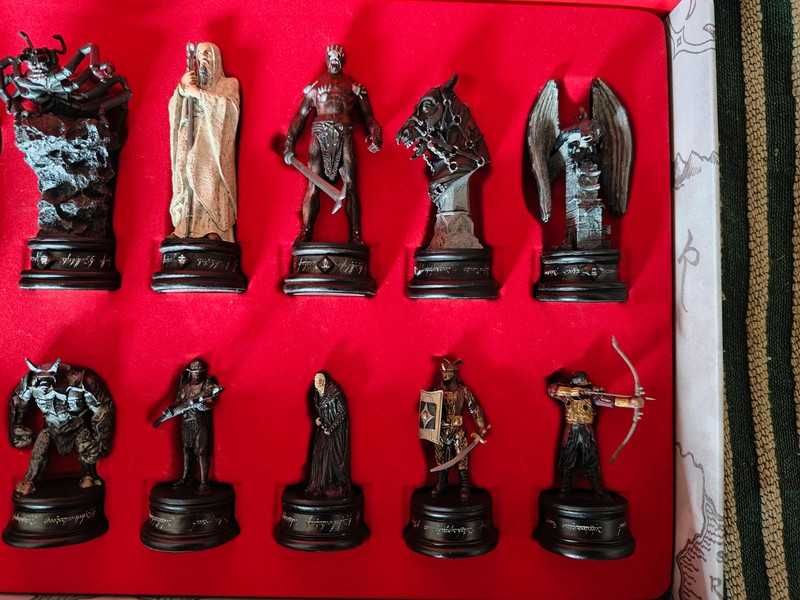 Set 2, Black, The Lord of the Rings Chess Collection64284656830593122