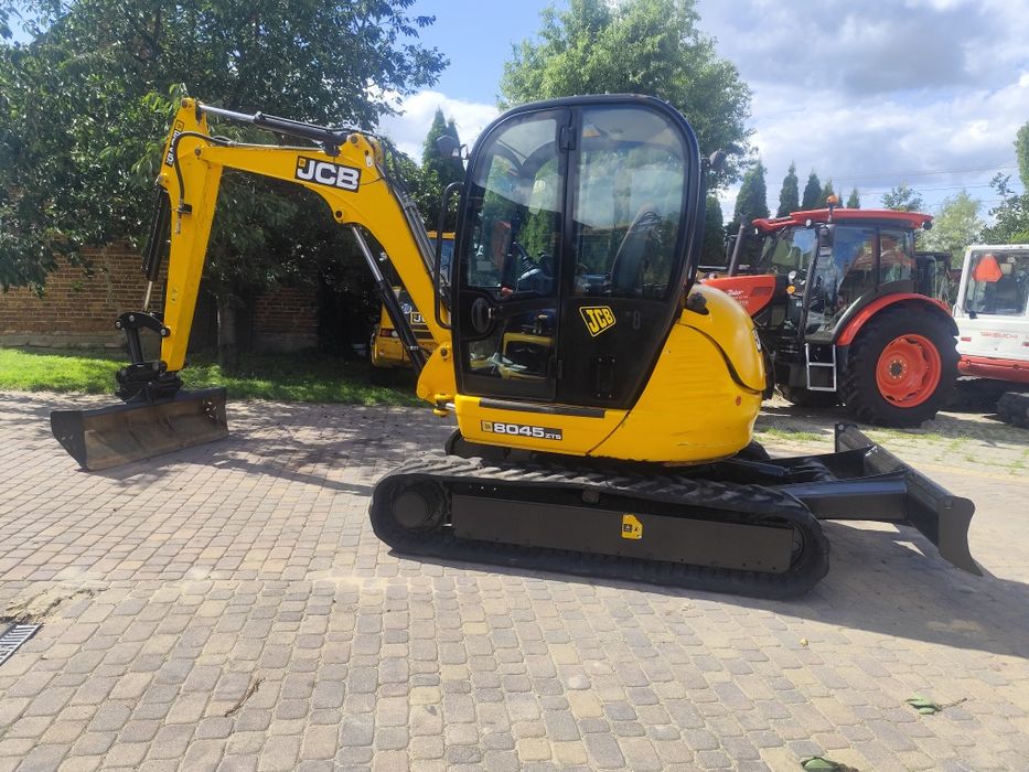 Minikoparka JCB takeuchi cat 4.5 t