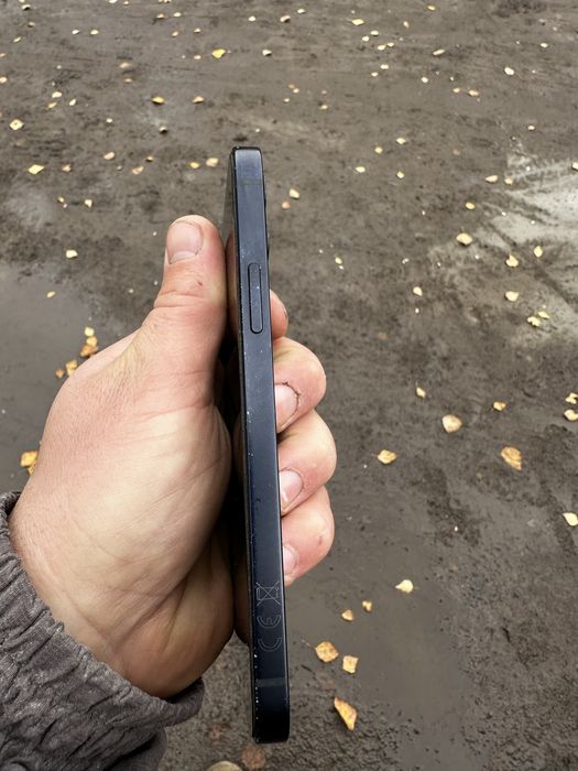 iPhone 12 продам
