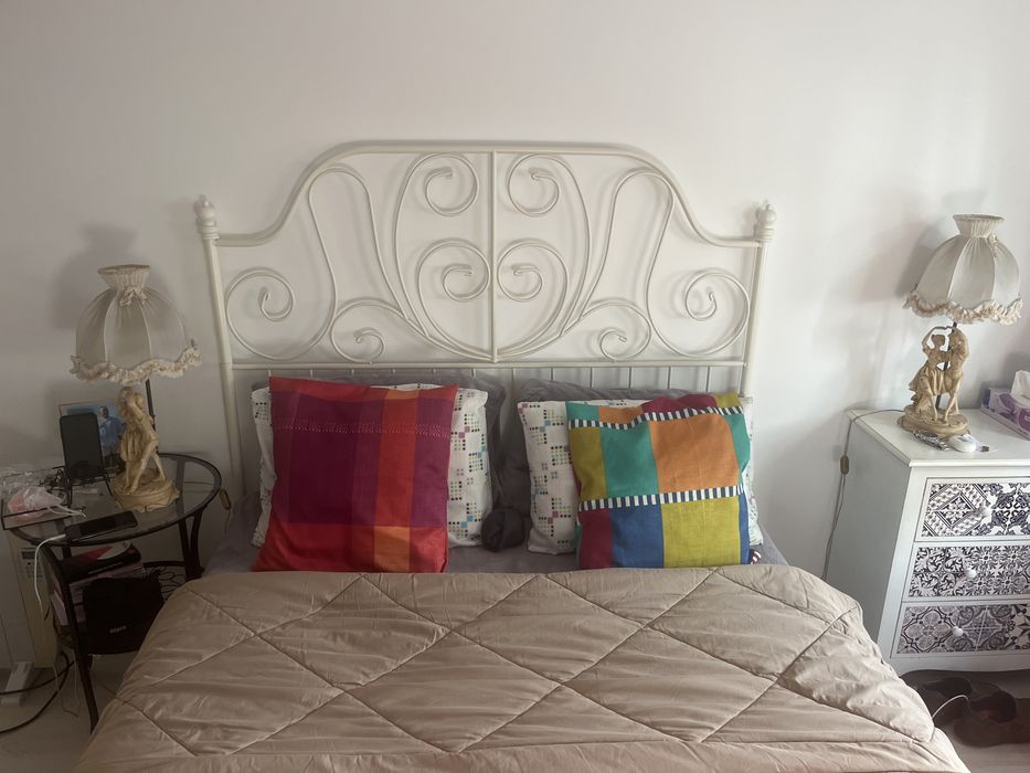 Cama IKEA en perfecto estado