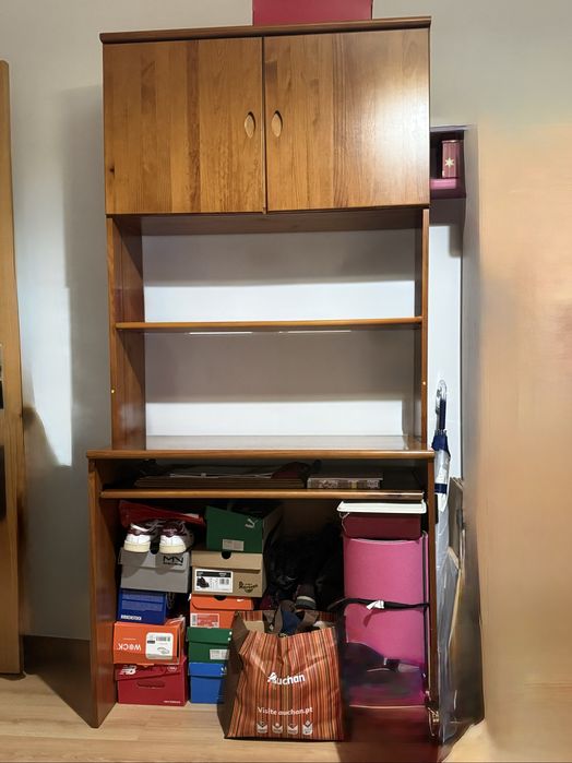 Quarto estúdio inteiro de pinho mel maciço