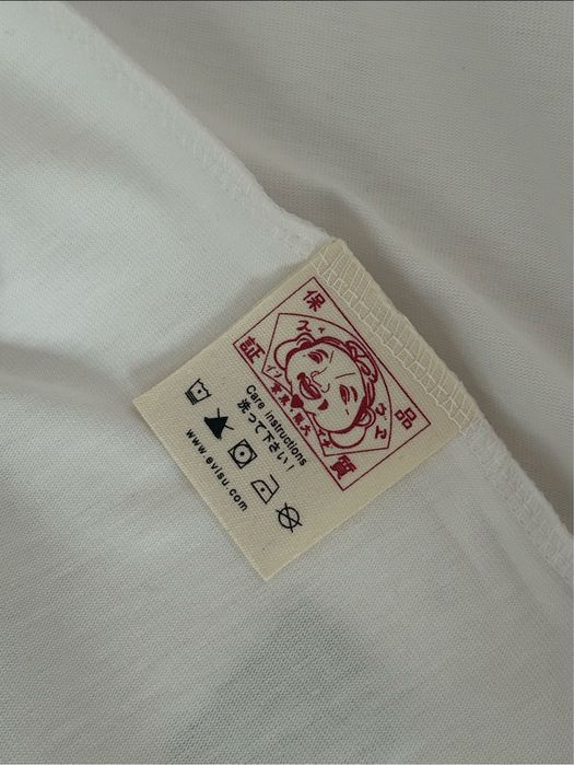 Нова футболка EVISU