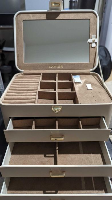 Duży pojemny organizer szkatułka kuferek na biżuterię z lusterkiem