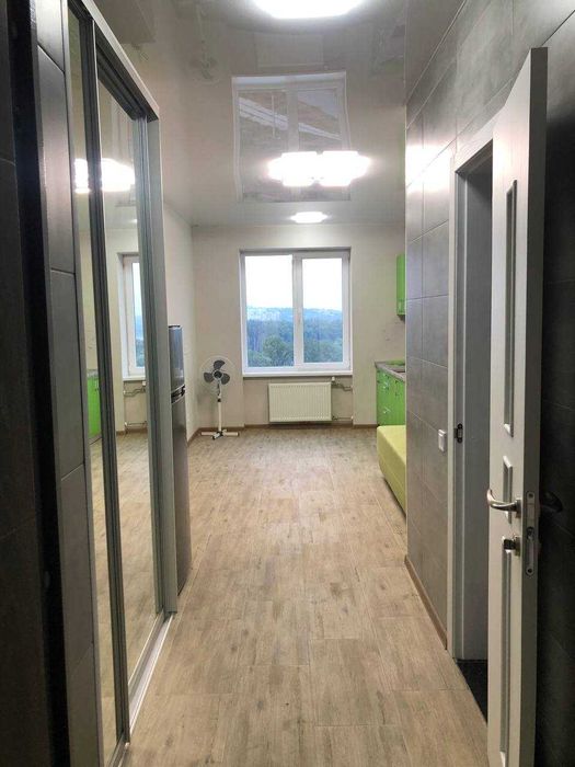 Продам квартиру студію у ЖК "Воробйові гори"