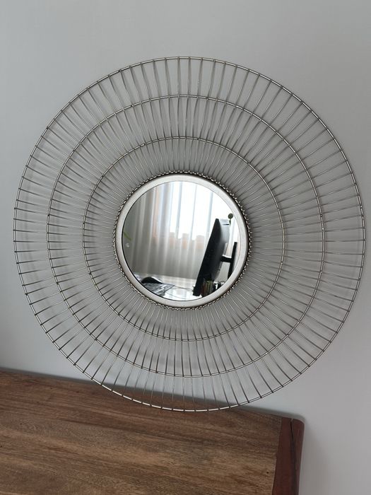 Espelho redondo com moldura metal dourado