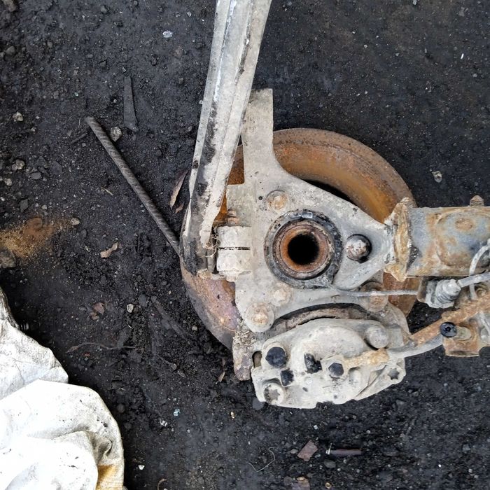 Opel Vectra C Zwrotnica Lewa Piasta