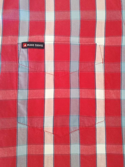 Mike Davis 2 camisas