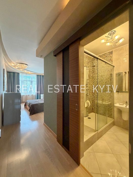 БЕЗ % Продаж 4-кімн квартири вул Круглоуніверситетська 3-5