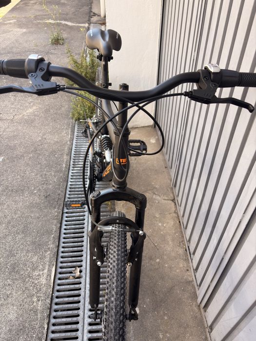 Bicicleta BTT como nova