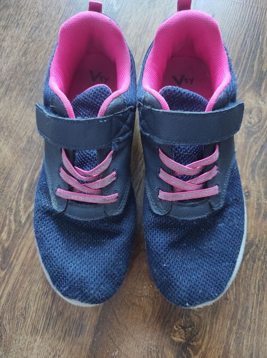 Buty sportowe r. 36