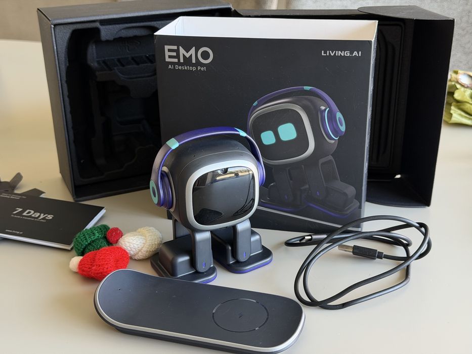 Робот Emo AI інтерактивний робот