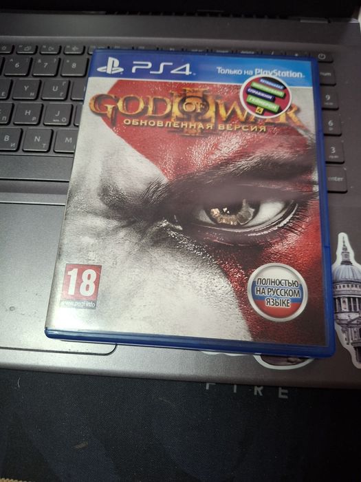 Диски God of War  та інші для PS4