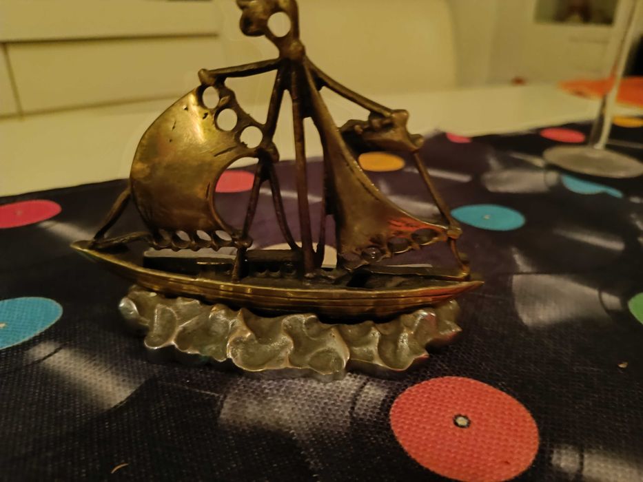 Caravela em bronze