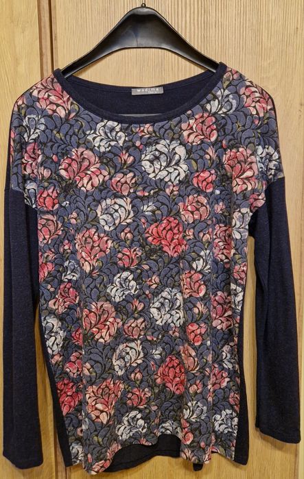 Damska bluzka granatowa z motywem kwiatowym Wadima