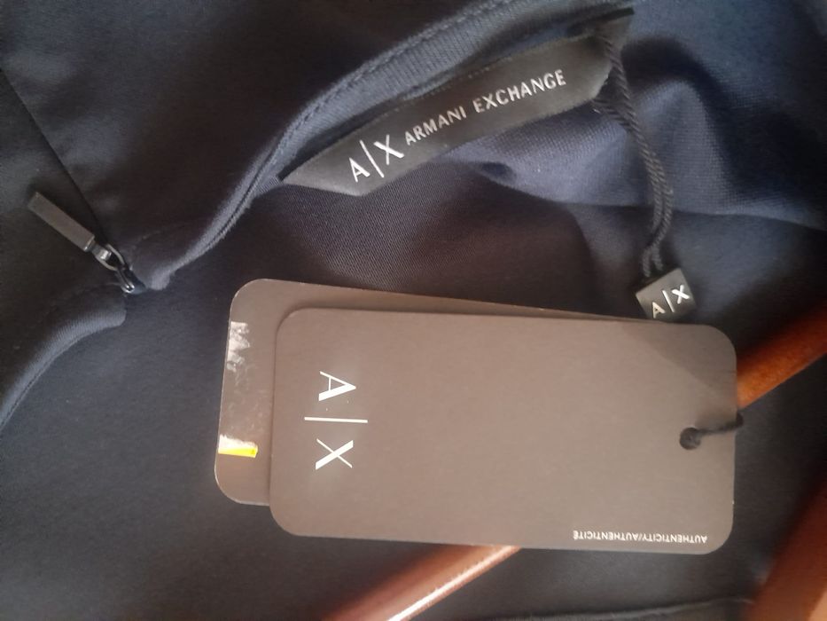 Vestido Armani  Tamanho M .Novo cor azul marinho