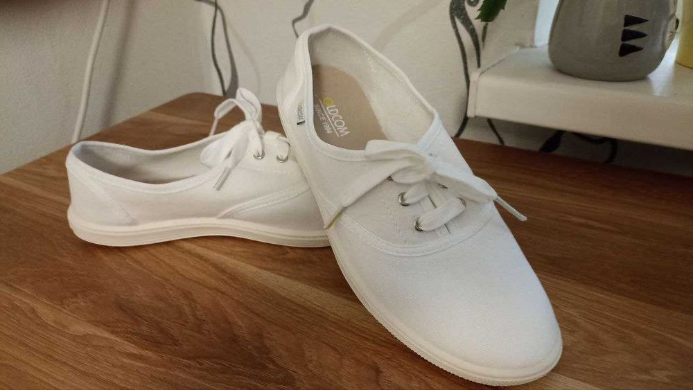Продам нові жіночі кеди низькі OLDCOM Oxford, 41 р., 26 см, білі.