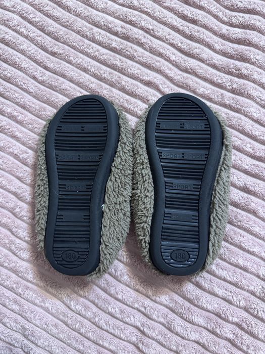 Дитячі кімнатні тапочки