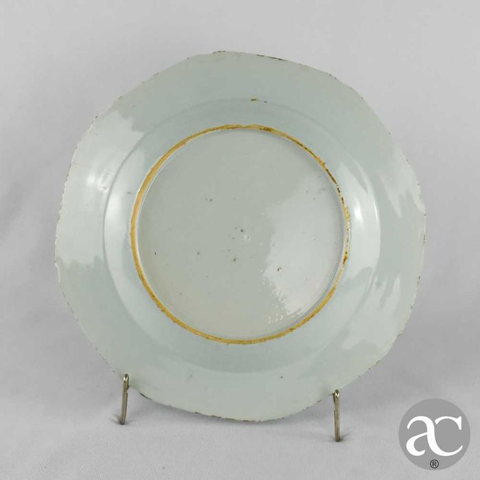 Prato oitavado porcelana China, dec. pagodes, Qianlong, séc. XVIII