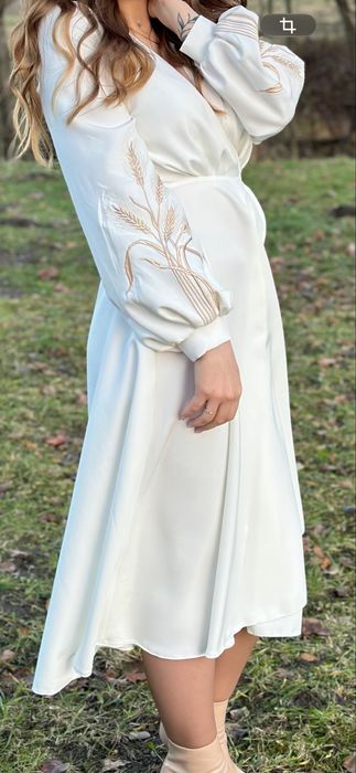Біла сукня для заручин