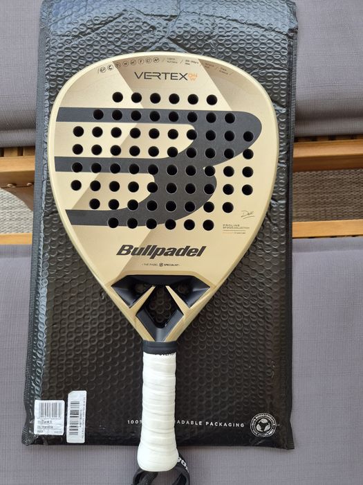 Bullpadel Vertex 04 W