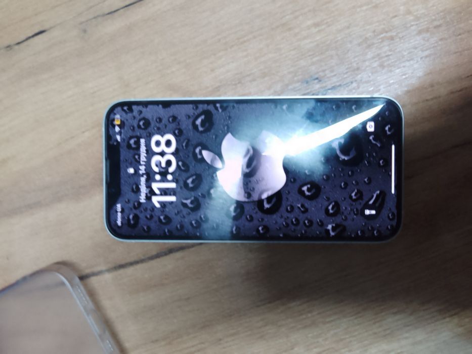 Айфон 13 iPhone в гарному стані