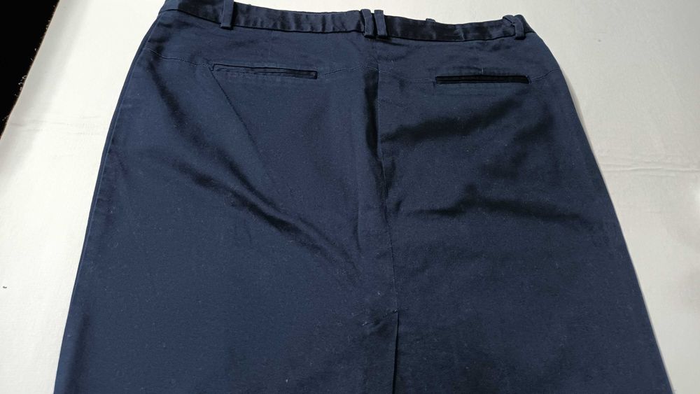 Saia azul escura da Zara