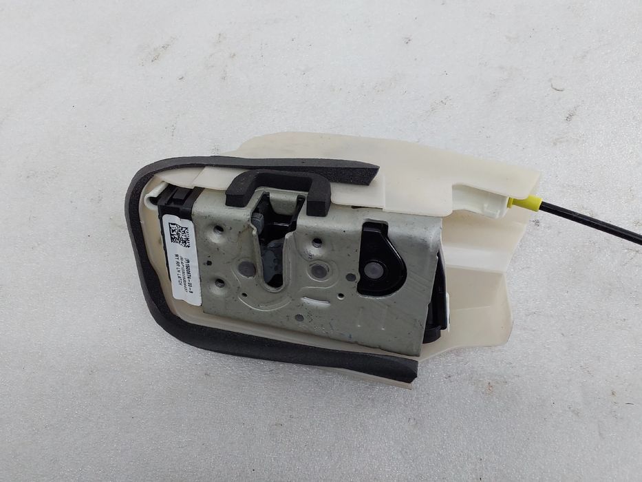 Fechadura / fecho porta trás esquerdo TESLA Model Y (5YJY)