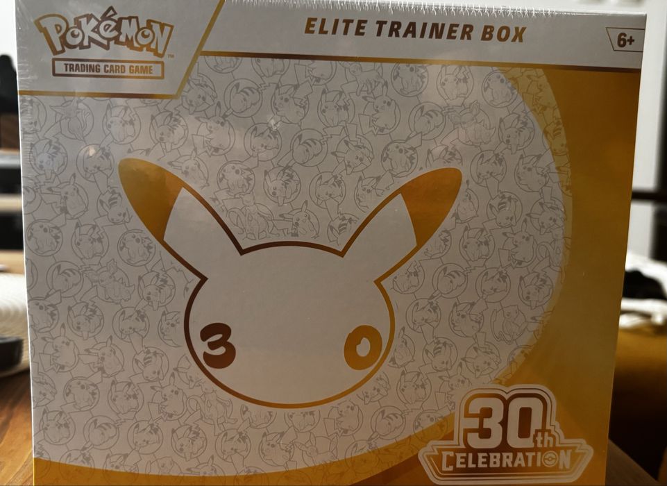 Pokemon tcg - 30th celebration elite trainer box