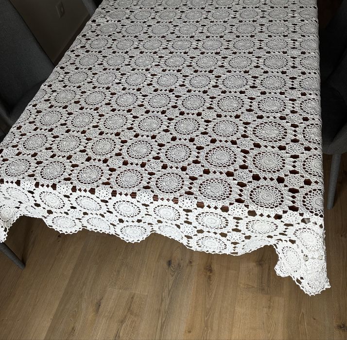 Toalha de renda feita à mão