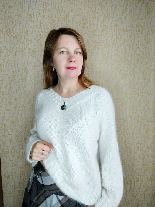 Светр жіночий вязаний. Світер ручної роботи. Светрик жіночий з ангори.