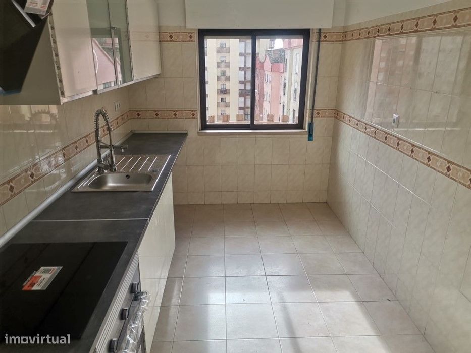 Apartamento T2 Para Venda Em Tapada Das Mercês
